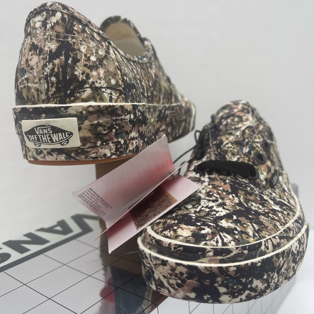 Vans WMNS Authentic Jackson Pollock Sneaker
VN0A2Z5|18K MoMA Artistic Camouflage - Picture 7 of 16